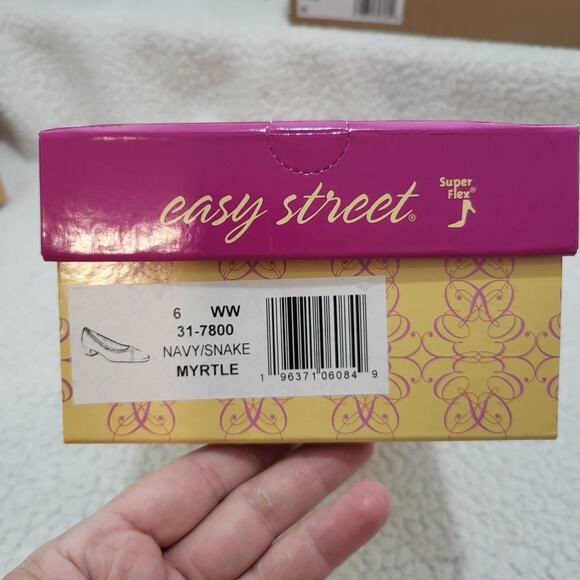 NEW Easy Street Women's Myrtle Pump, Navy size 6 X-Wide - Picture 6 of 6